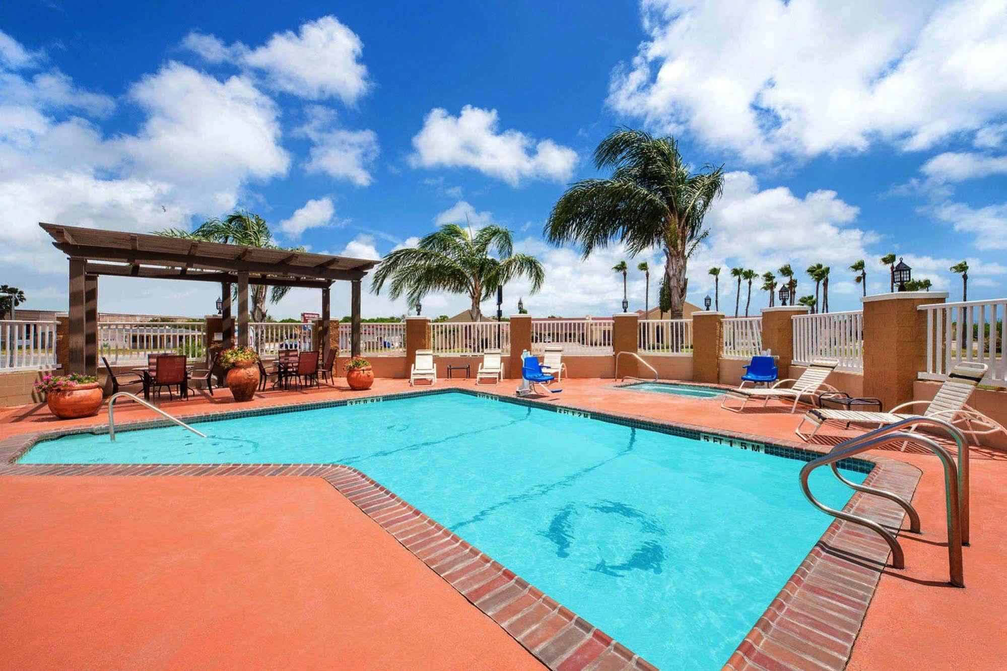 Microtel Inn & Suites By Wyndham Corpus Christi/Aransas Pass Exterior photo