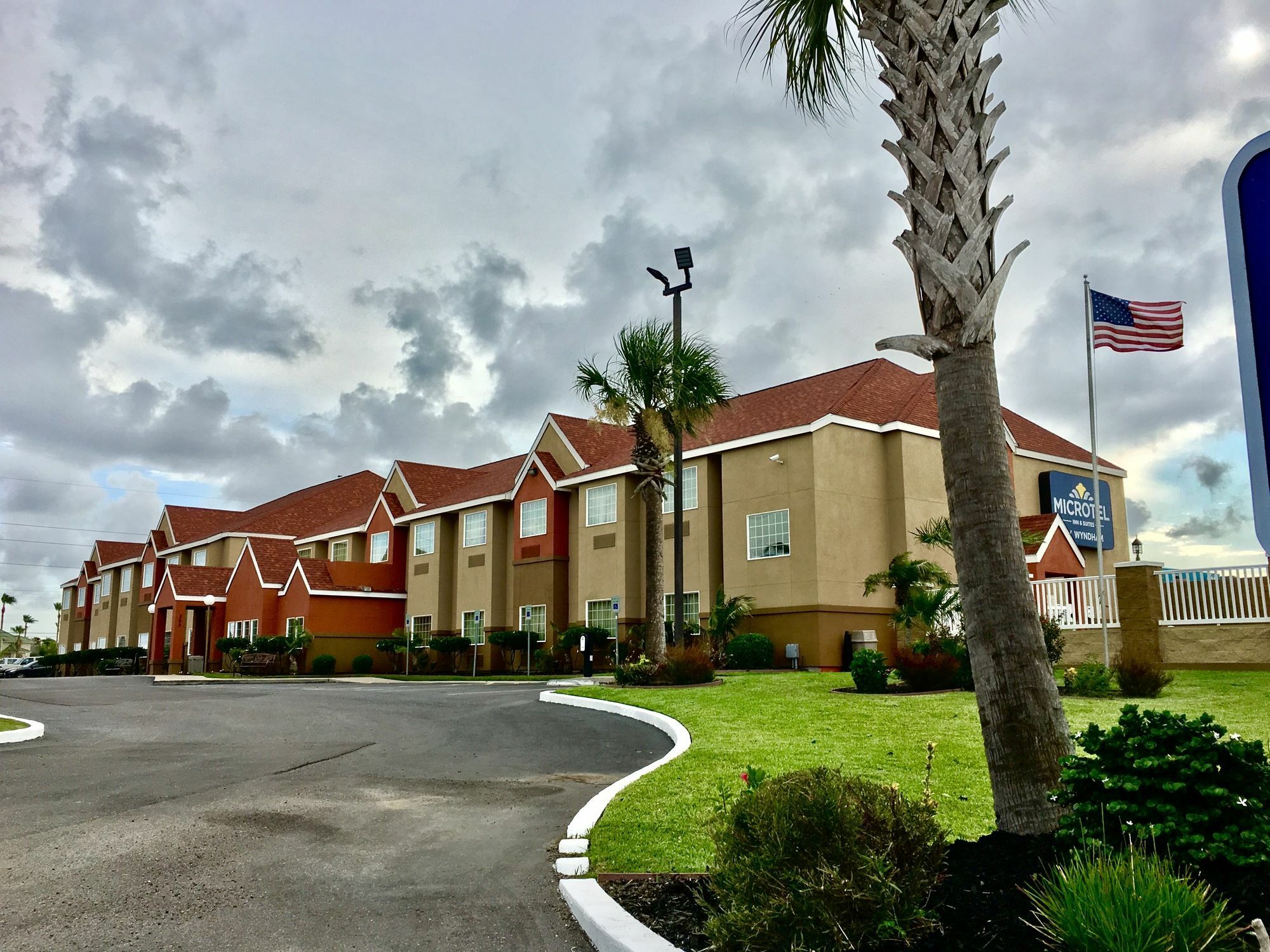 Microtel Inn & Suites By Wyndham Corpus Christi/Aransas Pass Exterior photo